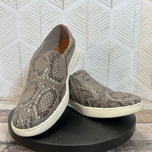 Baretraps Yadier Size 7 Snakeskin Sneakers